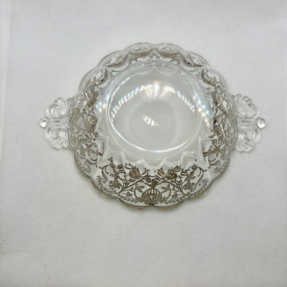 Silver City, Silver Inlay "Basket of Flowers with Garland" Glass Bowl w/ Handles - Picture 6 of 7